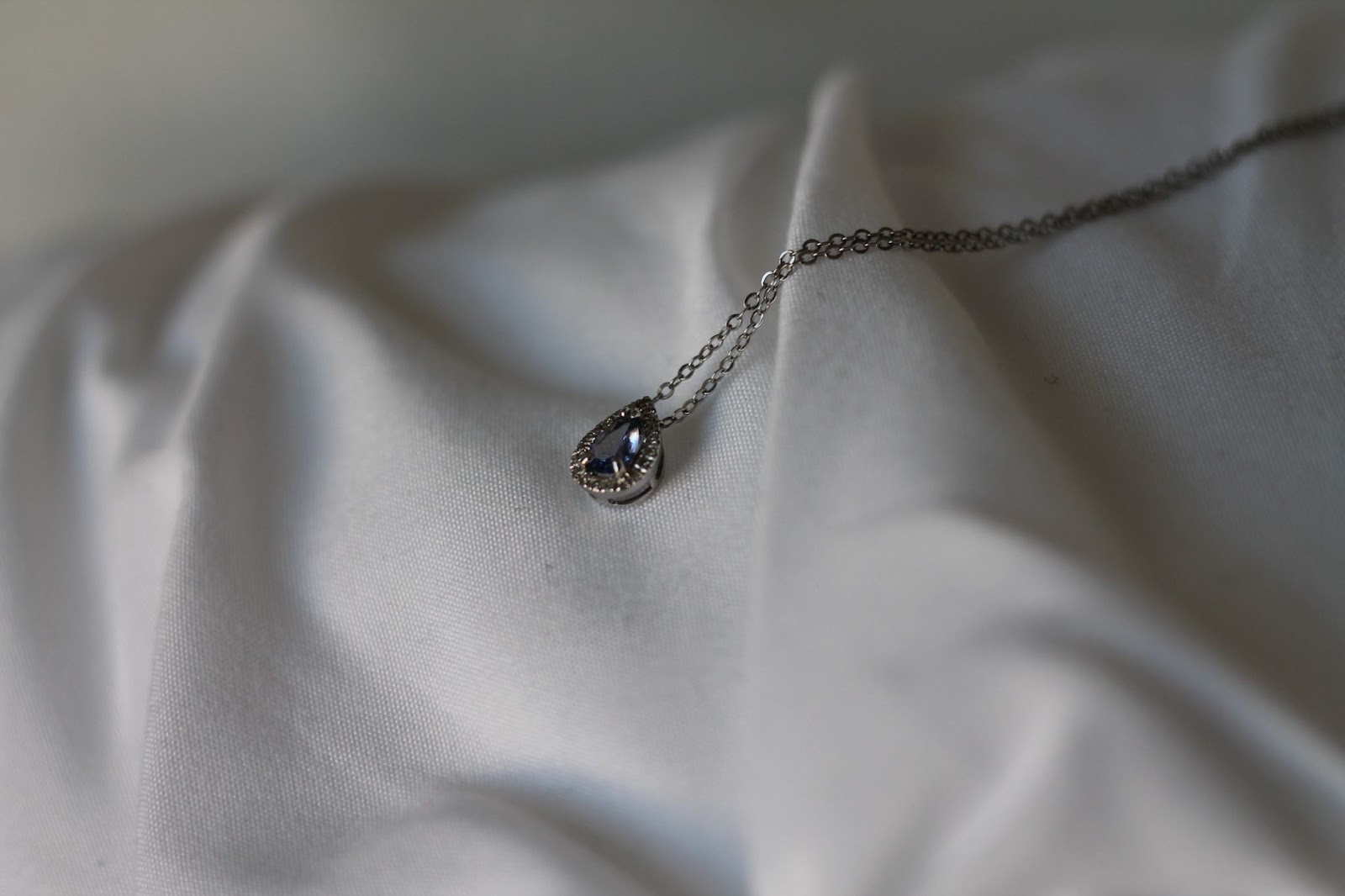 5 Reasons On Why You Should Wear A Necklace 5 Reasons On Why You Should Wear A Necklace