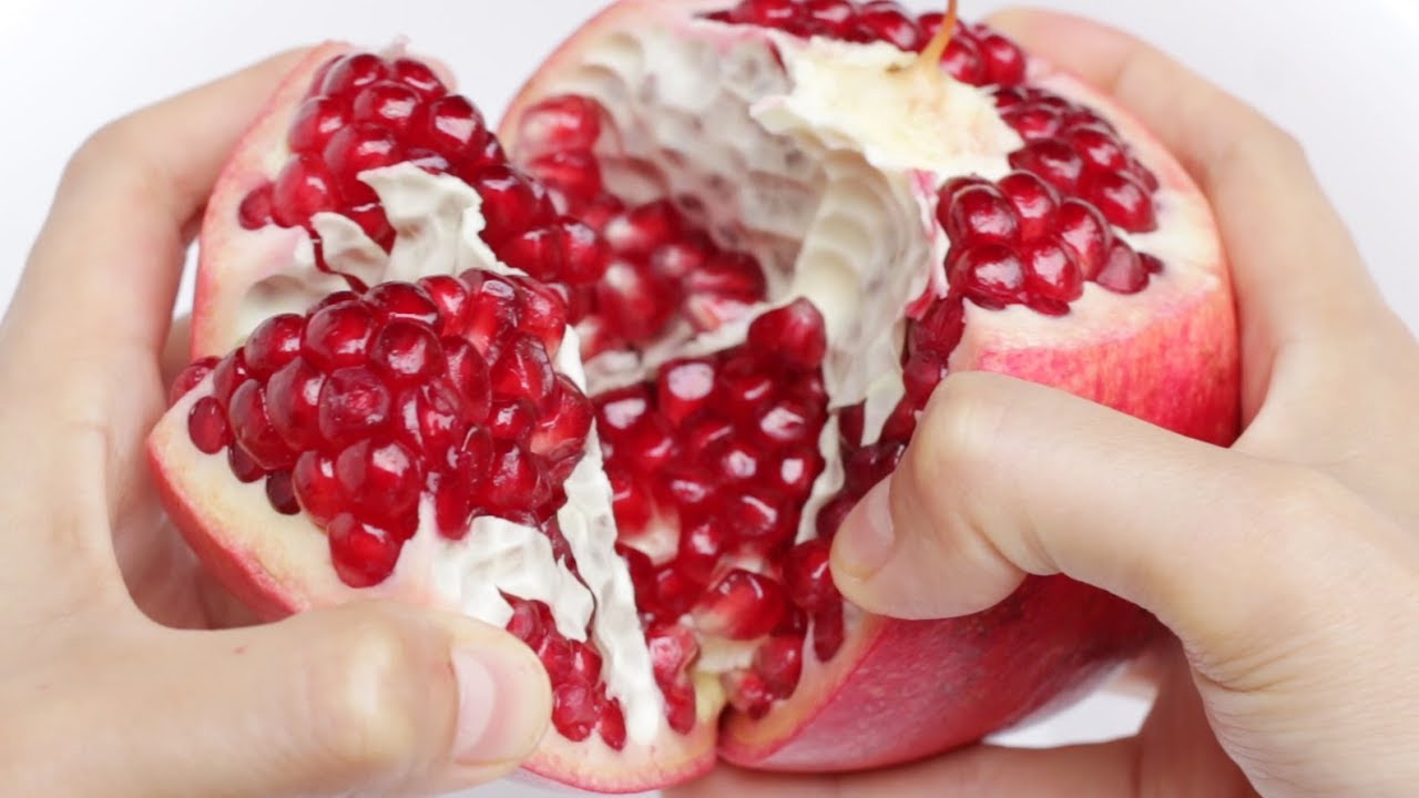 Would We Be Able to Eat Pomegranate Seeds Would We Be Able to Eat Pomegranate Seeds
